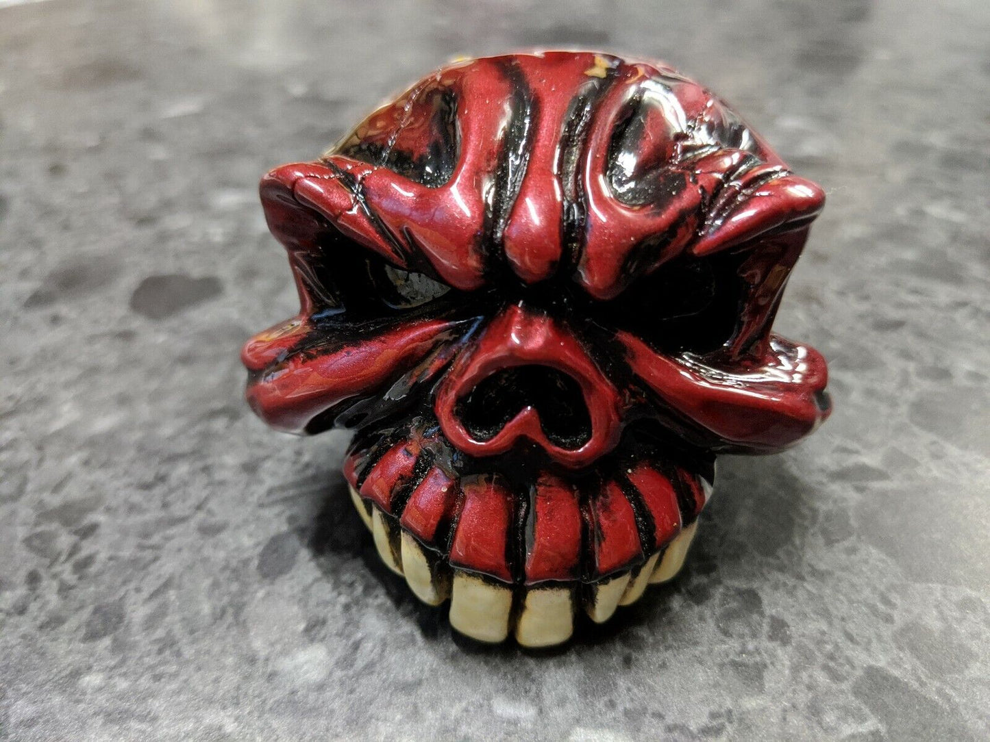 BURGUNDY OMBRE SKULL GEAR KNOB