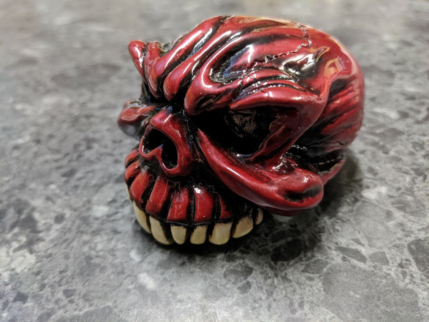 BURGUNDY OMBRE SKULL GEAR KNOB