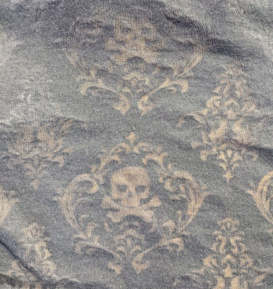 SUGA SKULLS TEE